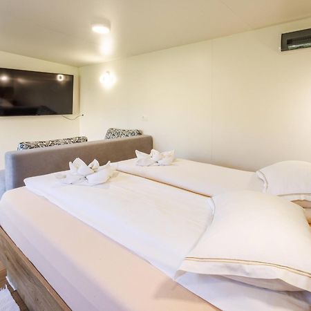 Mobile House Vegov Hram Hotel Dol pri Ljubljani ภายนอก รูปภาพ
