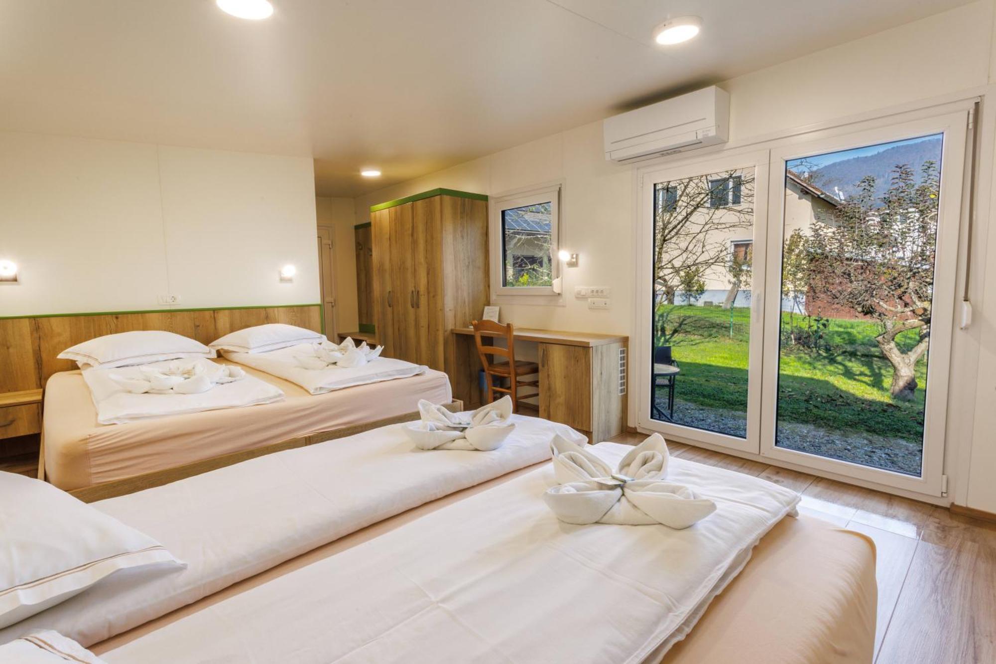 Mobile House Vegov Hram Hotel Dol pri Ljubljani ภายนอก รูปภาพ